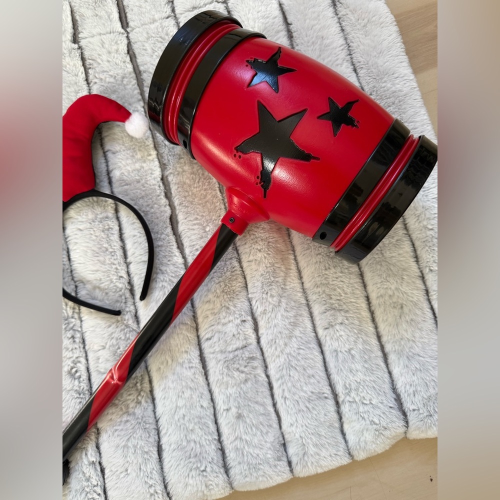 Red and Black Star Hammer with Jester Headband - Picture 2 of 4